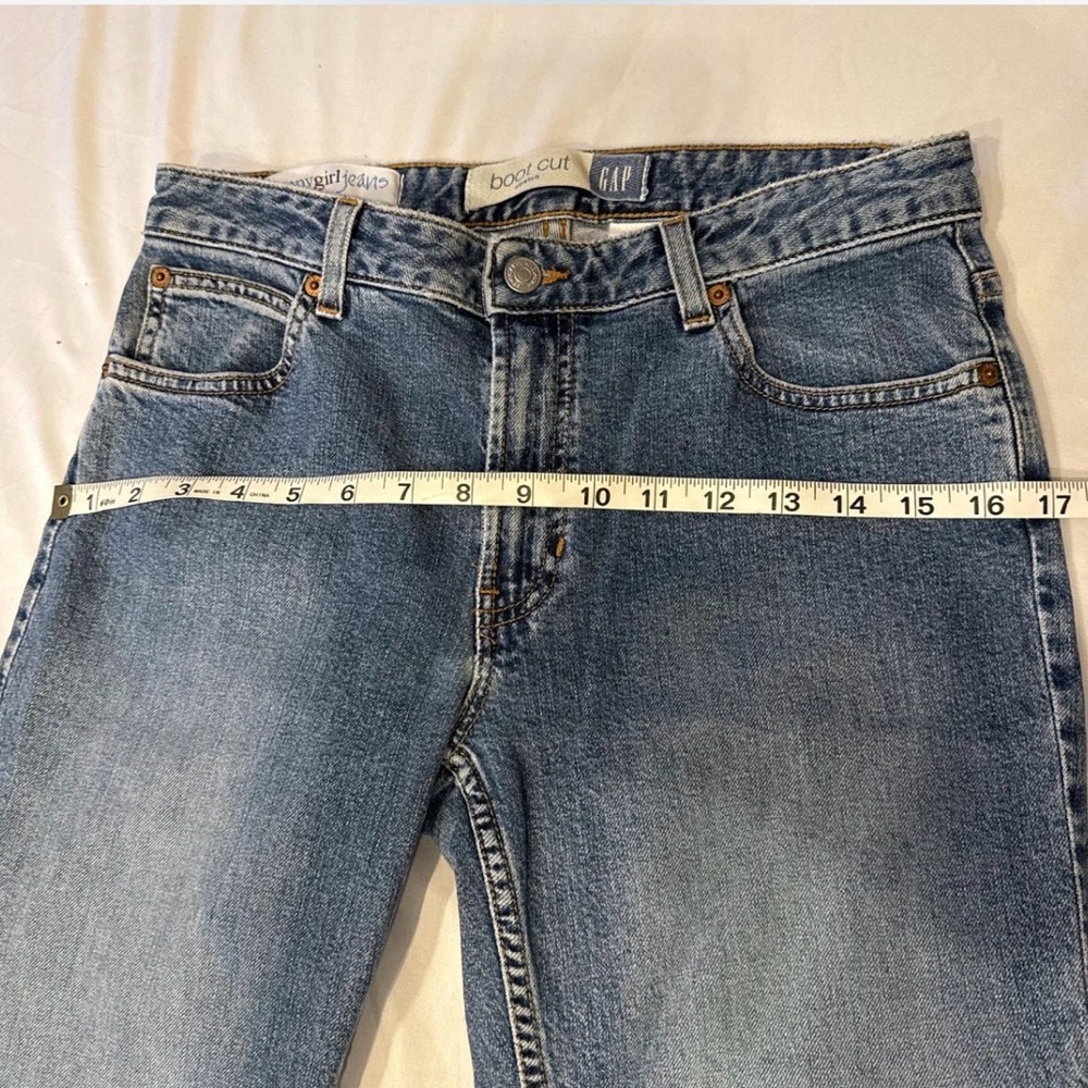 Stylish Blue Jeans with Black Accents - Picture 4 of 7